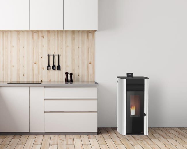 Salamandra a pellets hidro FIRST ADVANCE 13K BRANCO